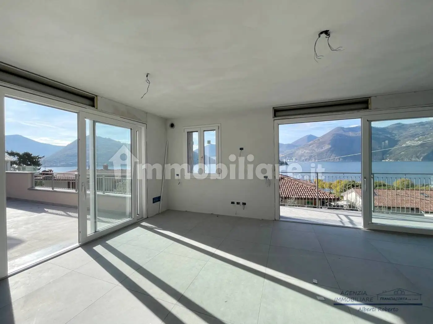 Villa in vendita a Marone