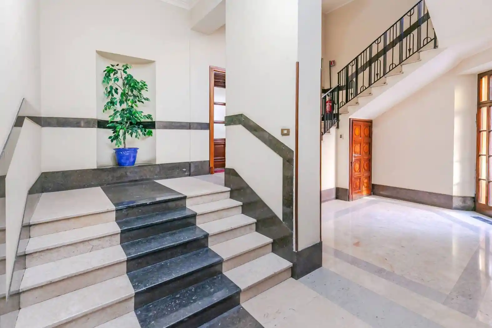 Appartamento via Marco Antonio Bragadino 6, Solari, Milano - foto 2