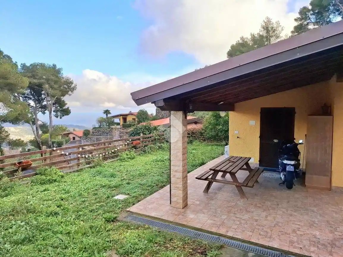 Villa in vendita a Diano Arentino