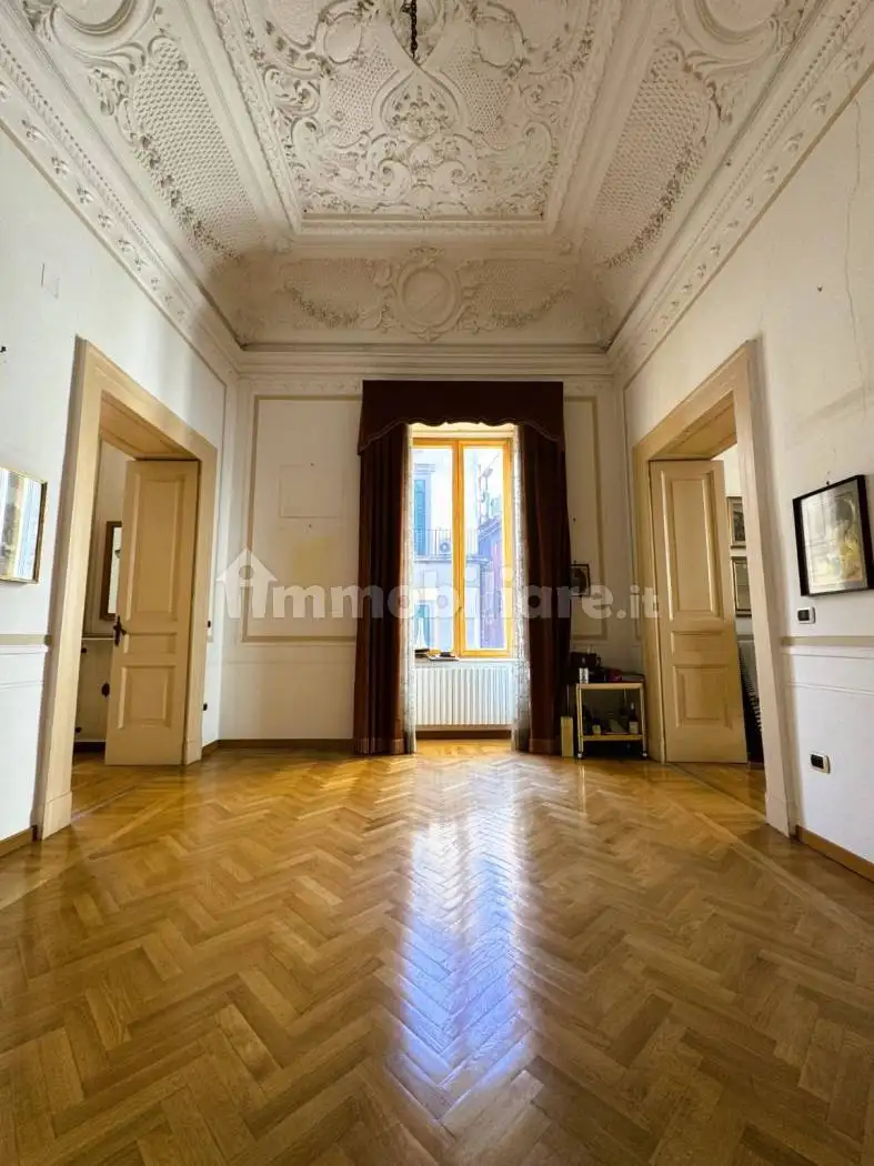 Appartamento in vendita a Napoli