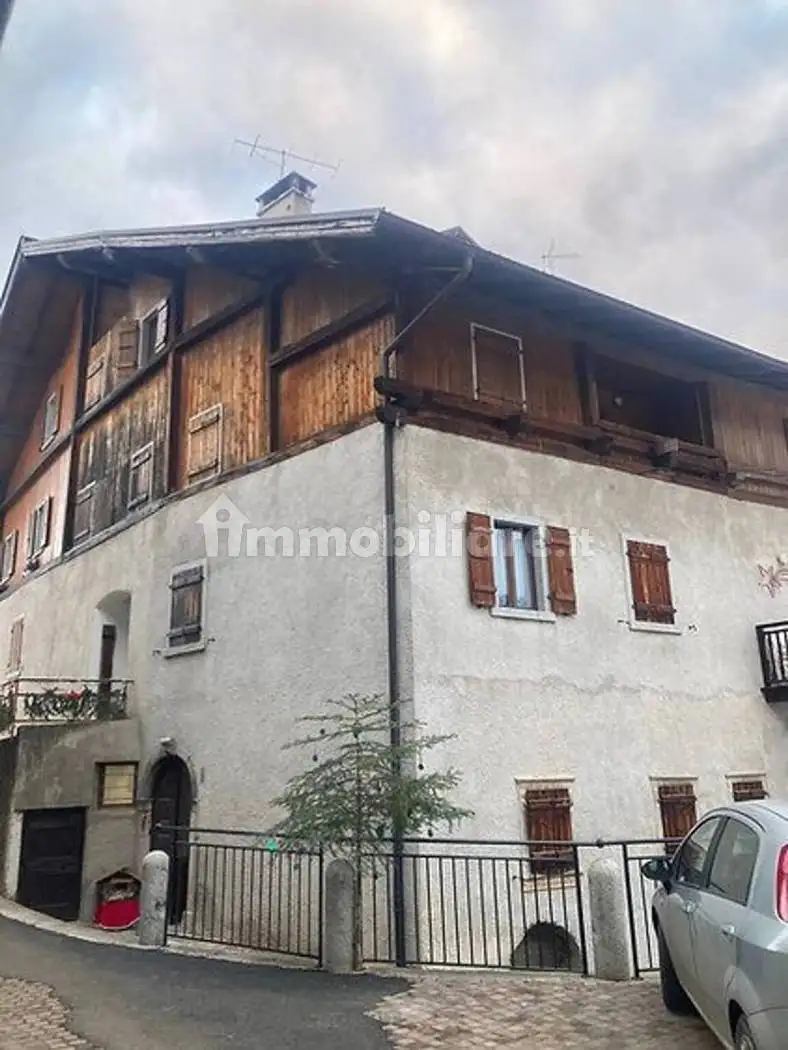 Appartamento in vendita a Tre Ville