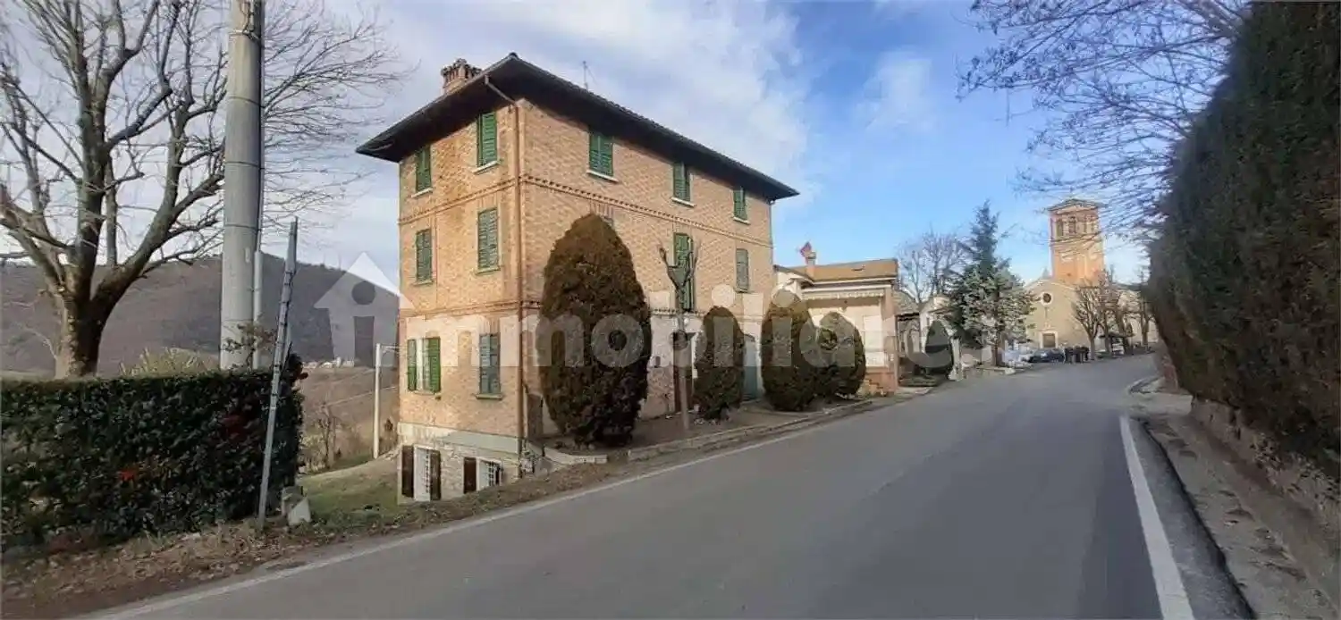 Villa in vendita a Serramazzoni