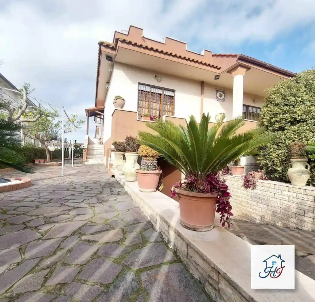 Villa in vendita a Nettuno