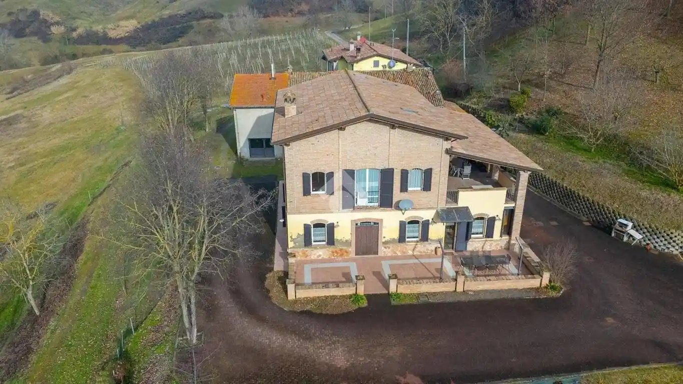 Villa in vendita a Langhirano