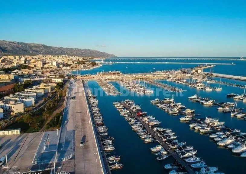 Appartamento in affitto a Manfredonia