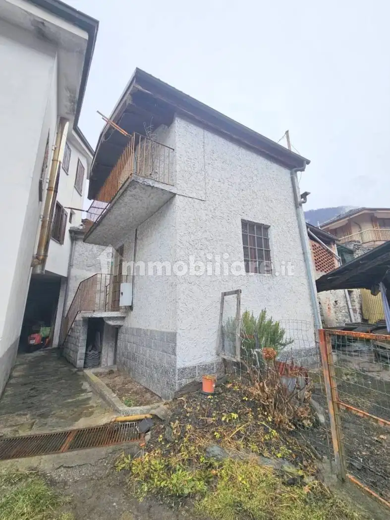 Casa indipendente in vendita a Sparone