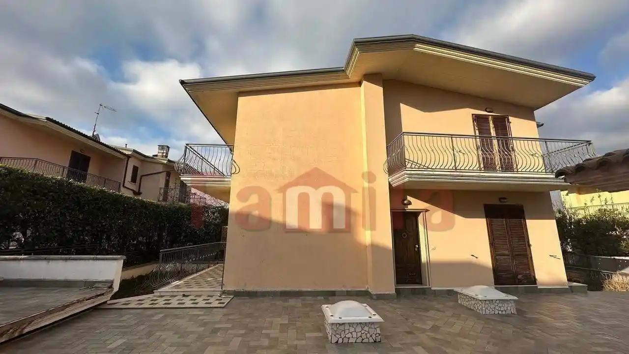 Villa unifamiliare via Carlo Fiordelisi, Sirignano - foto 3