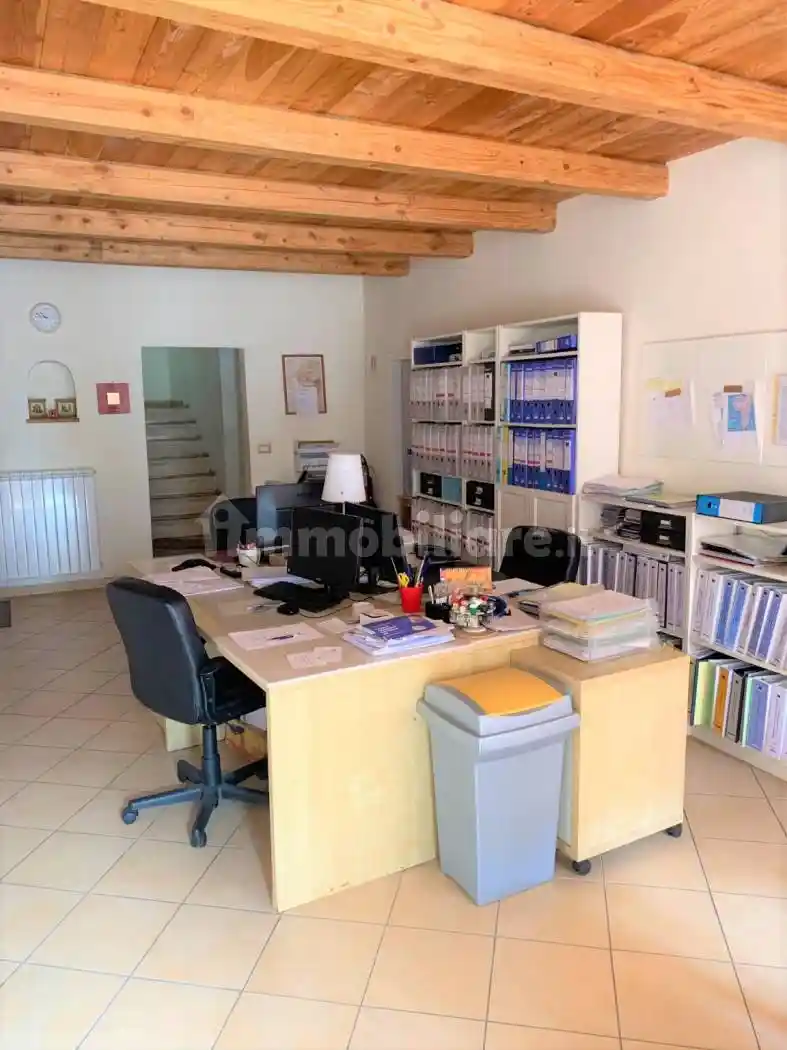 Palazzo - Edificio in Affitto - foto 4