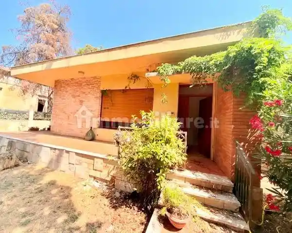 Villa in vendita a Acquaviva delle Fonti