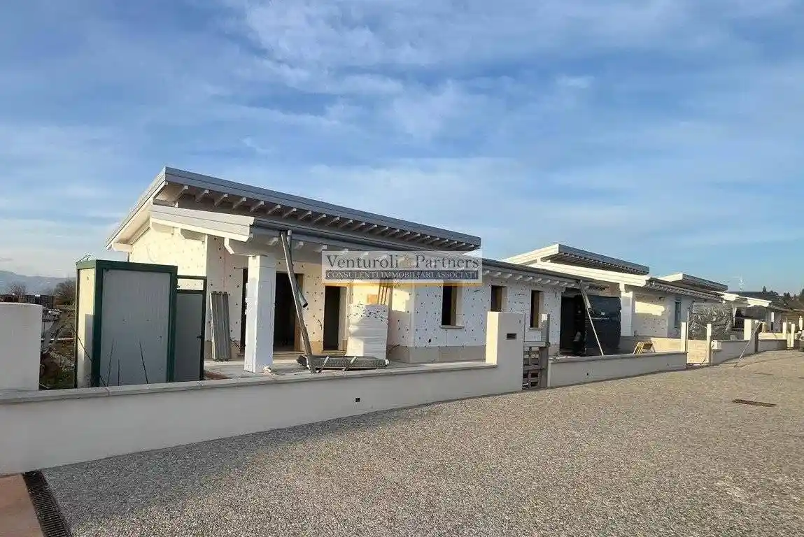 Villa in vendita a Lonato del Garda
