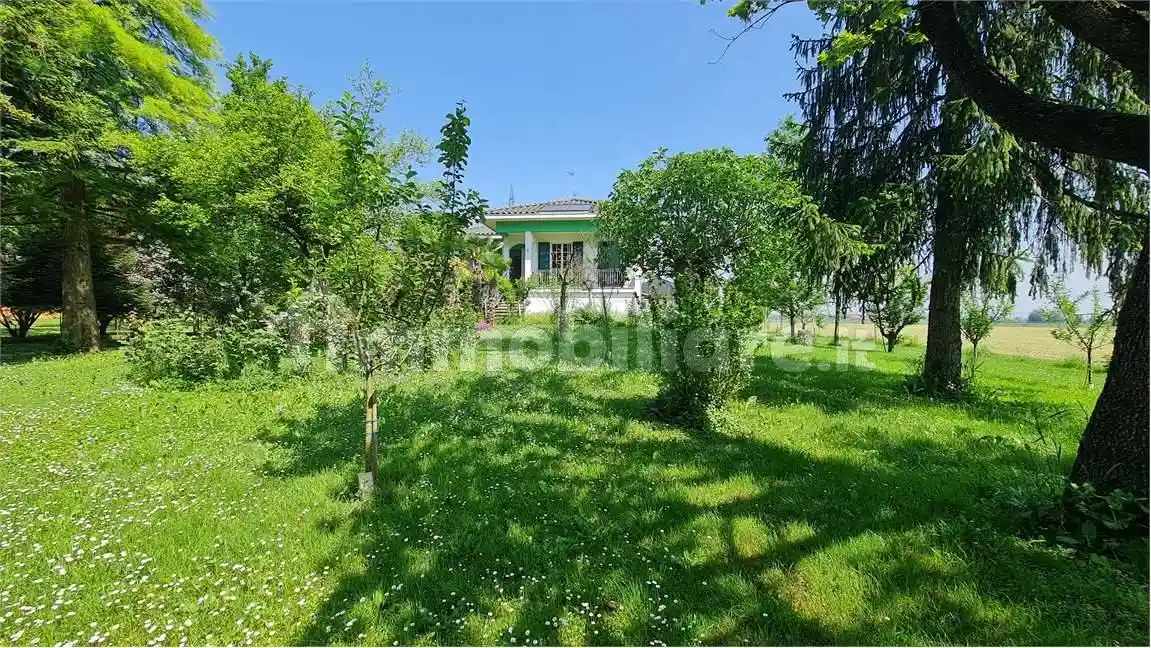 Villa in vendita a Mirandola