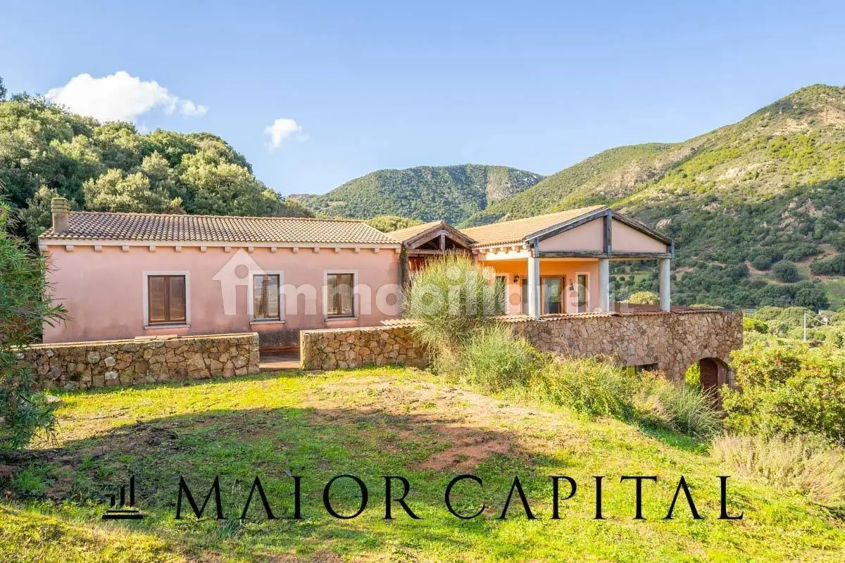 Villa in vendita a Padru
