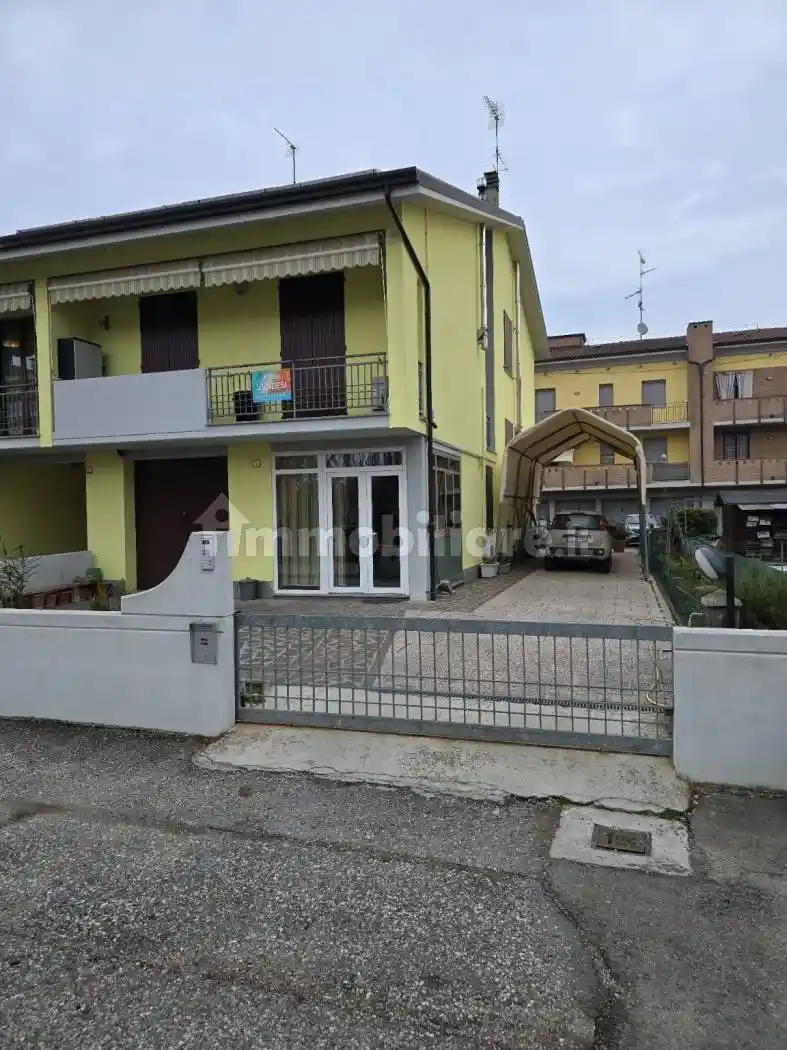 Villa in vendita a Finale Emilia