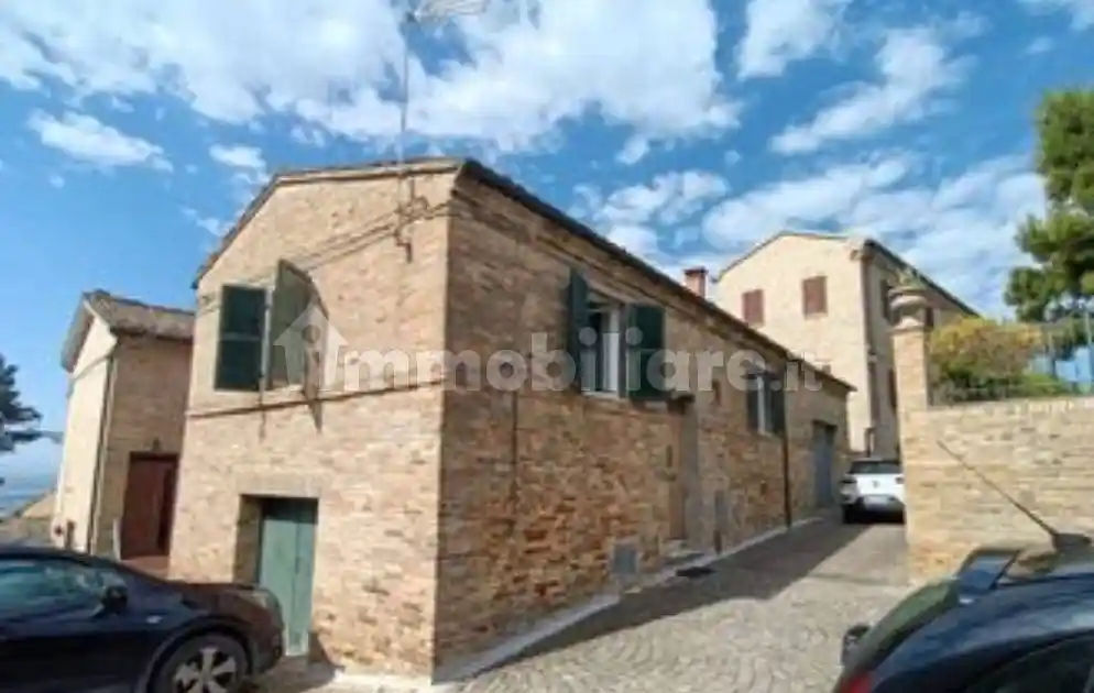 Appartamento in vendita a Montecosaro
