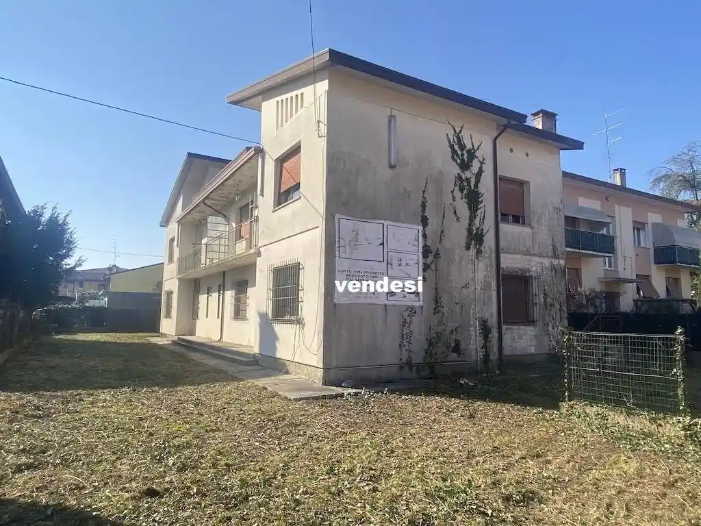Palazzo - Edificio in vendita a Cordenons