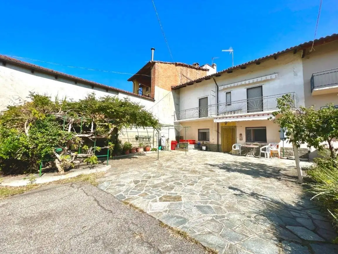 Casa indipendente in vendita a Montechiaro d'Asti