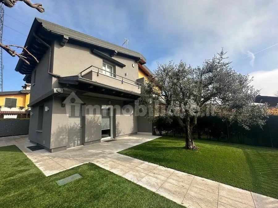 Villa in vendita a San Zeno Naviglio