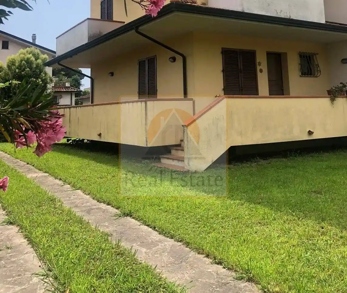 Villa in vendita a Montignoso