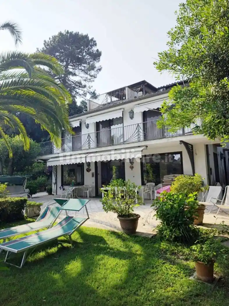 Villa in vendita a Sabaudia