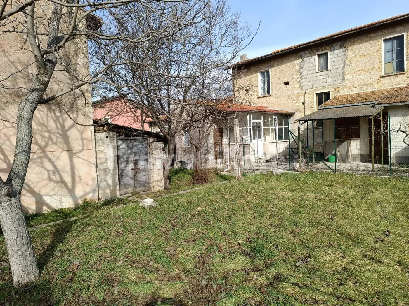 Casa indipendente in vendita a Magliano de' Marsi