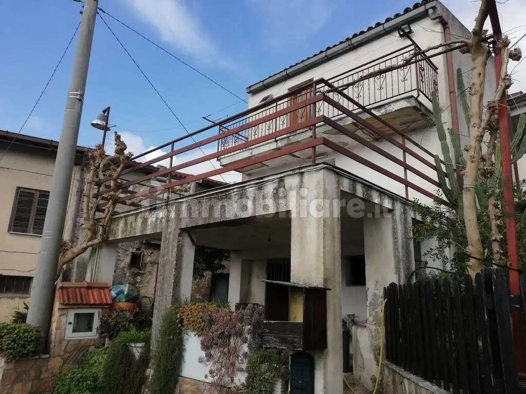 Casa indipendente in vendita a Piana di Monte Verna