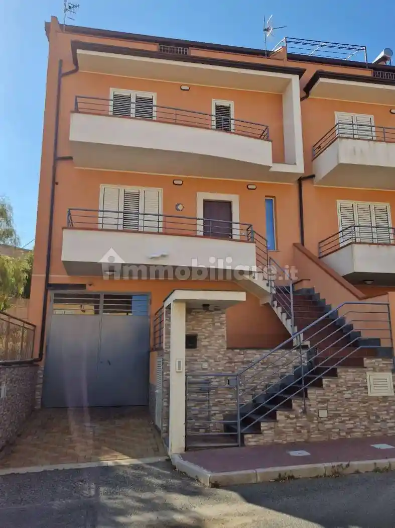 Villetta a schiera in vendita a Santa Teresa di Riva