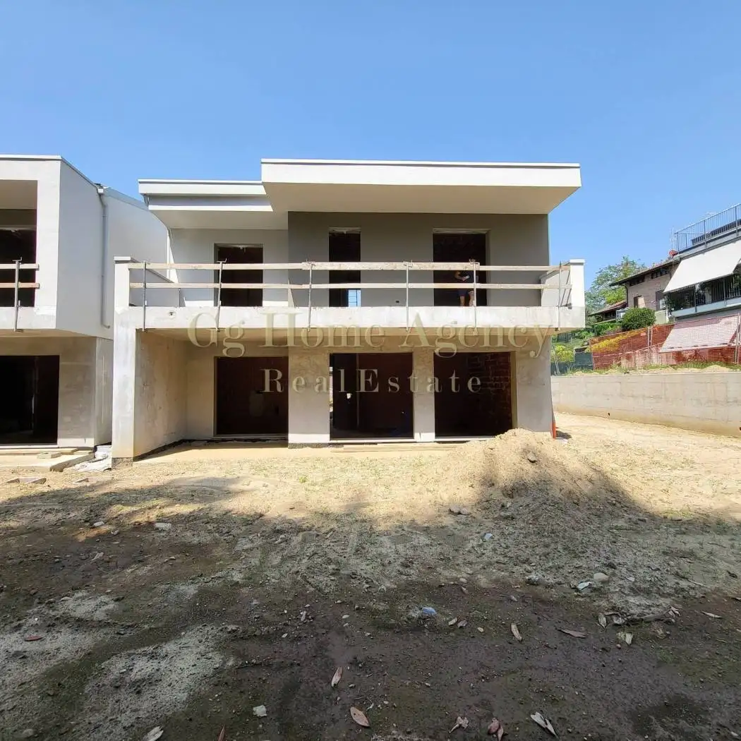 Villa in vendita a Monguzzo