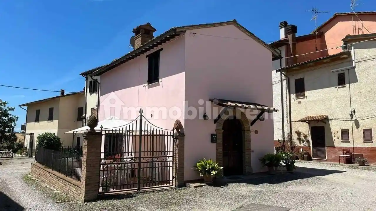 Casa indipendente in vendita a Castiglione del Lago