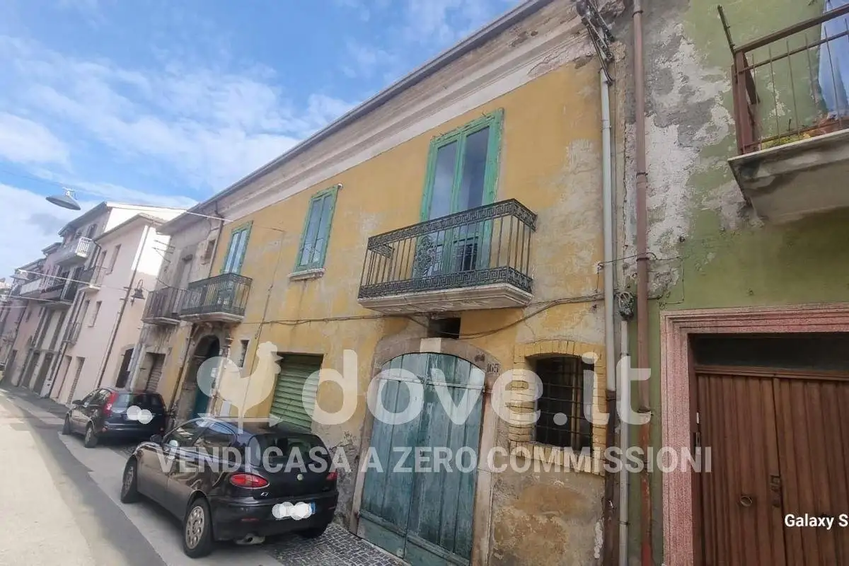 Palazzo - Edificio in vendita a Chiusano di San Domenico