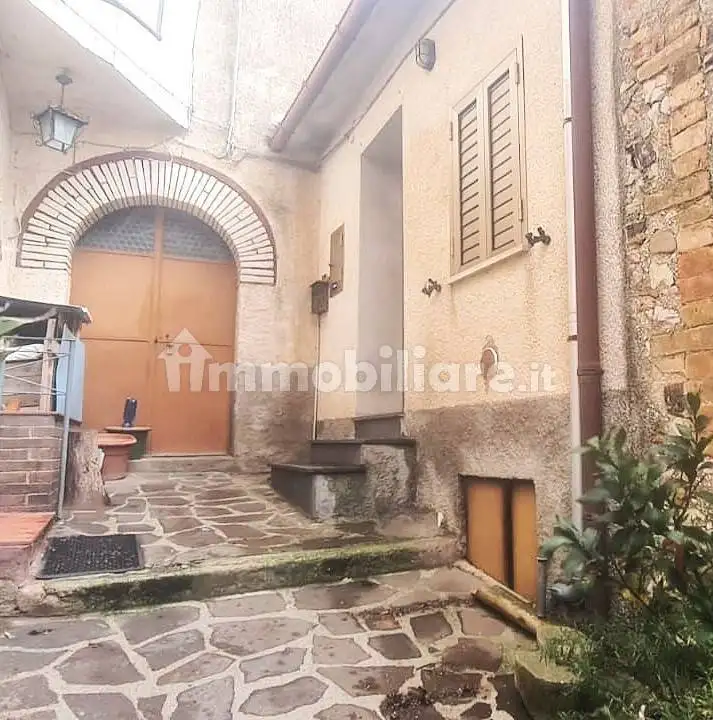 Casa indipendente in vendita a Spoleto
