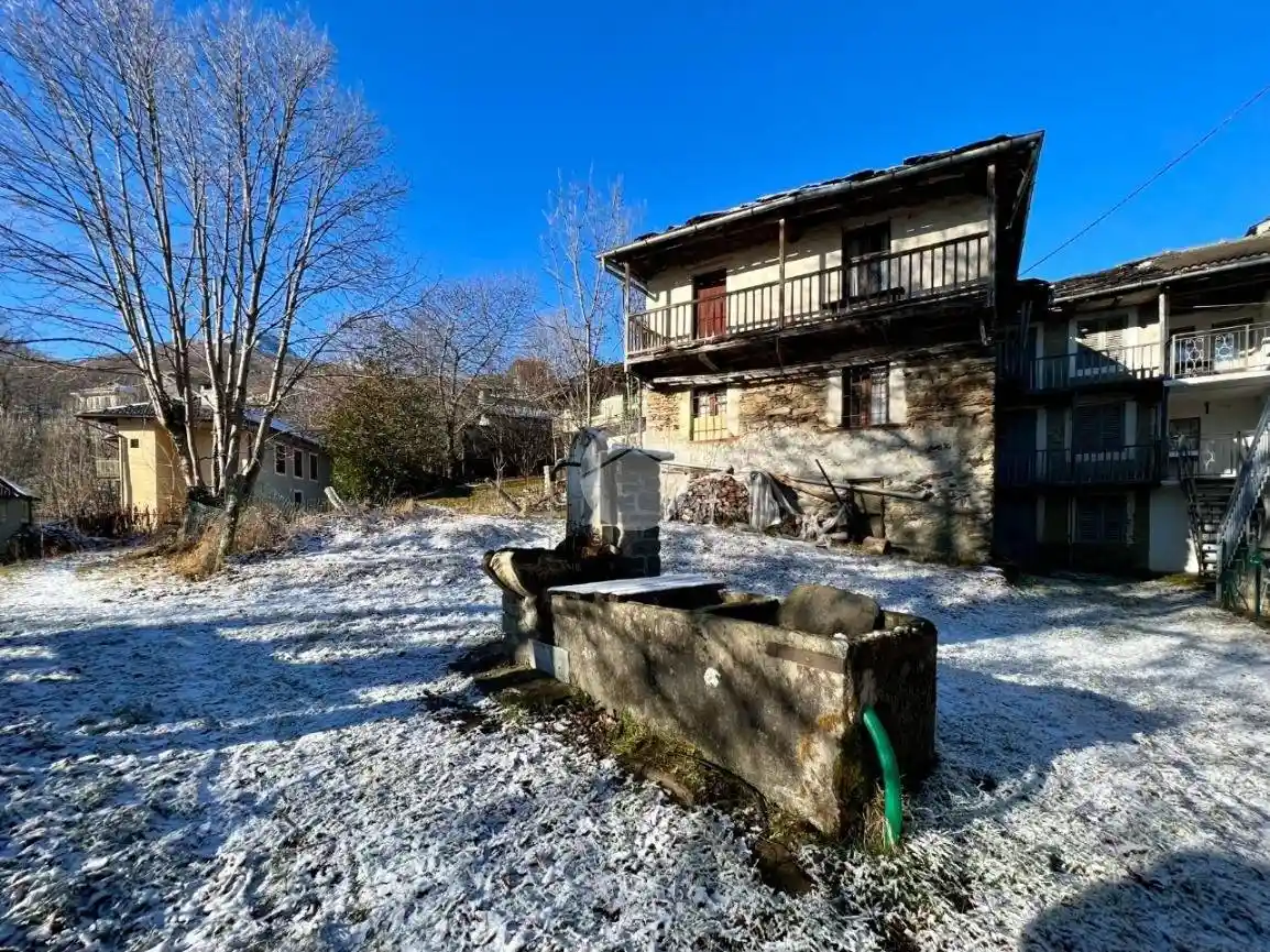 Casa indipendente in vendita a Viù