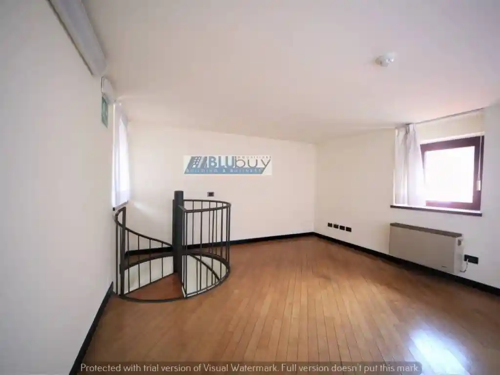 Palazzo - Edificio in Affitto - foto 2