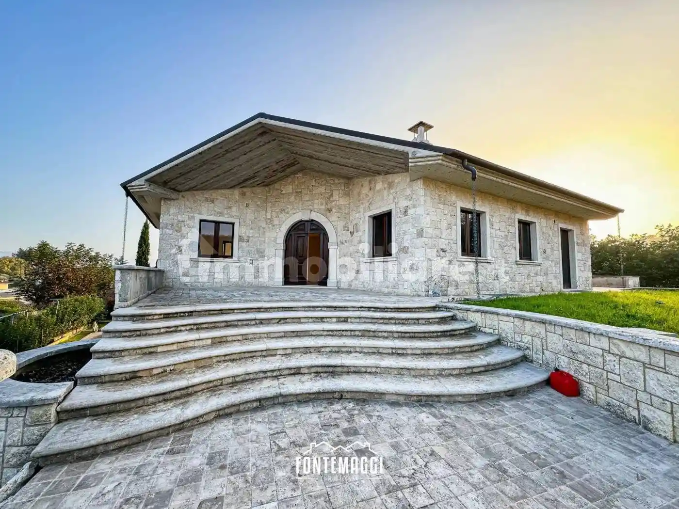 Villa in vendita a Montefelcino