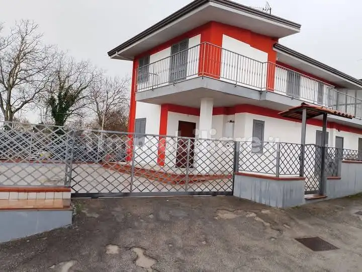 Appartamento in vendita a Teano