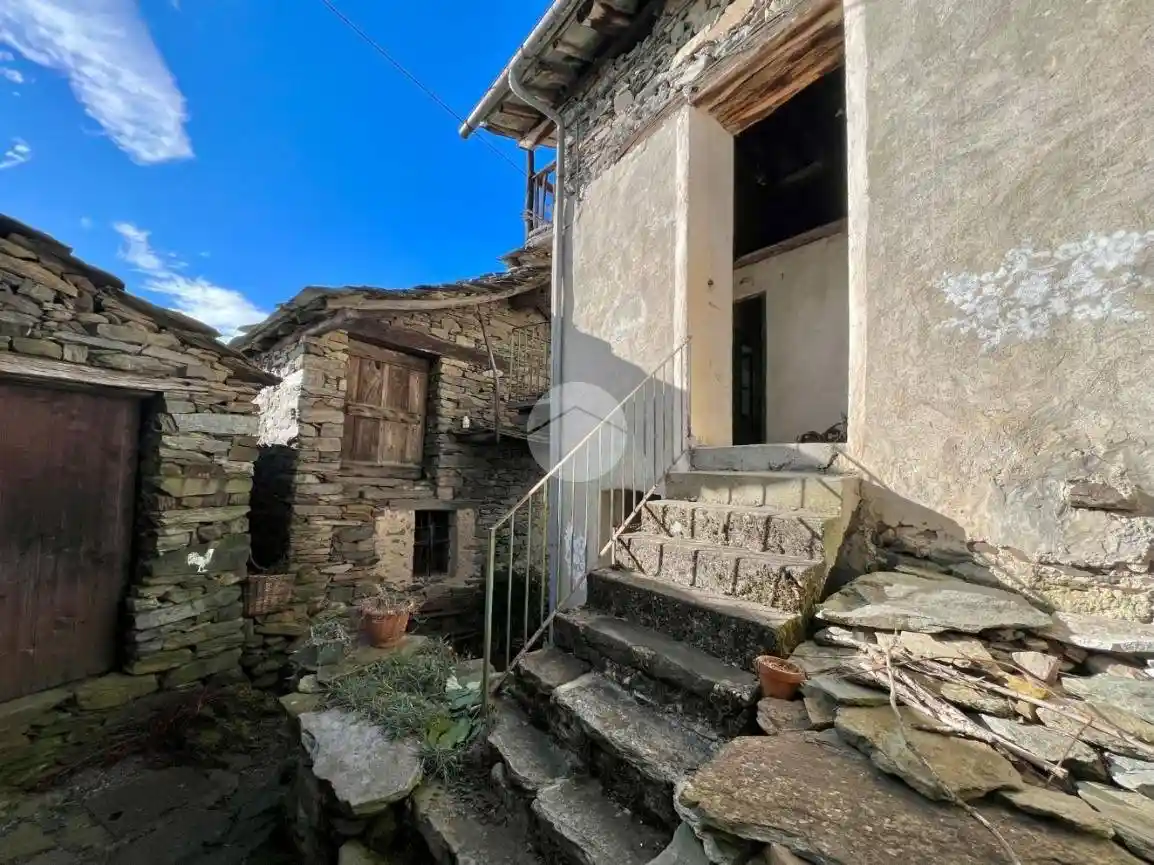 Casa indipendente in vendita a Monastero di Lanzo