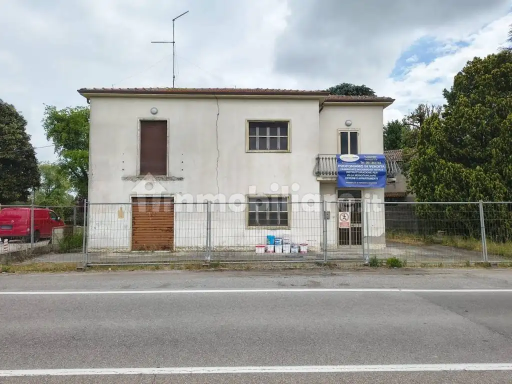 Casa indipendente in vendita a Ferrara