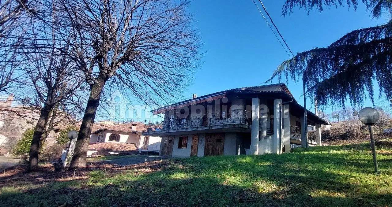 Villa in vendita a Diano d'Alba