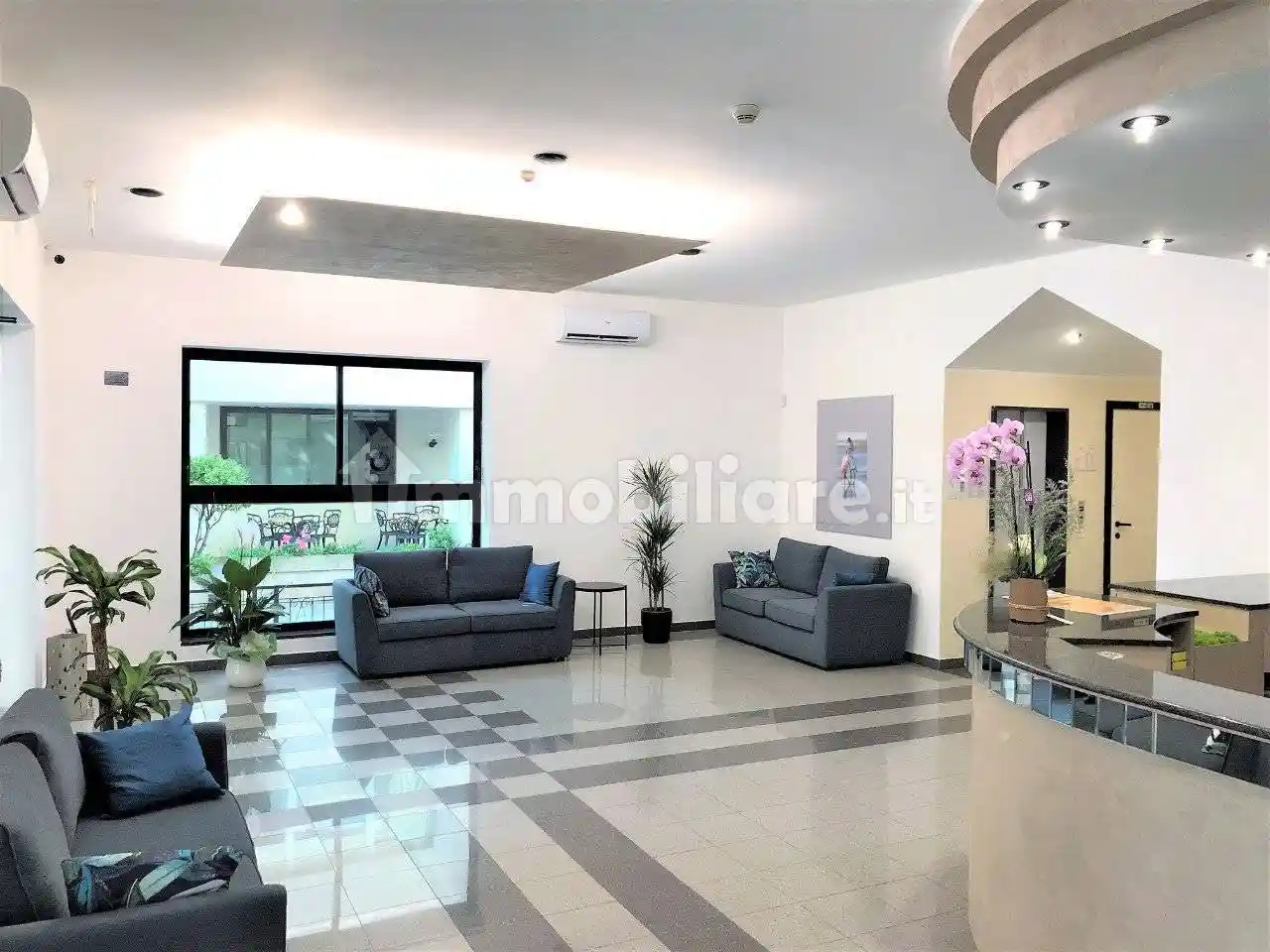 Palazzo - Edificio in vendita a Bellaria-Igea Marina