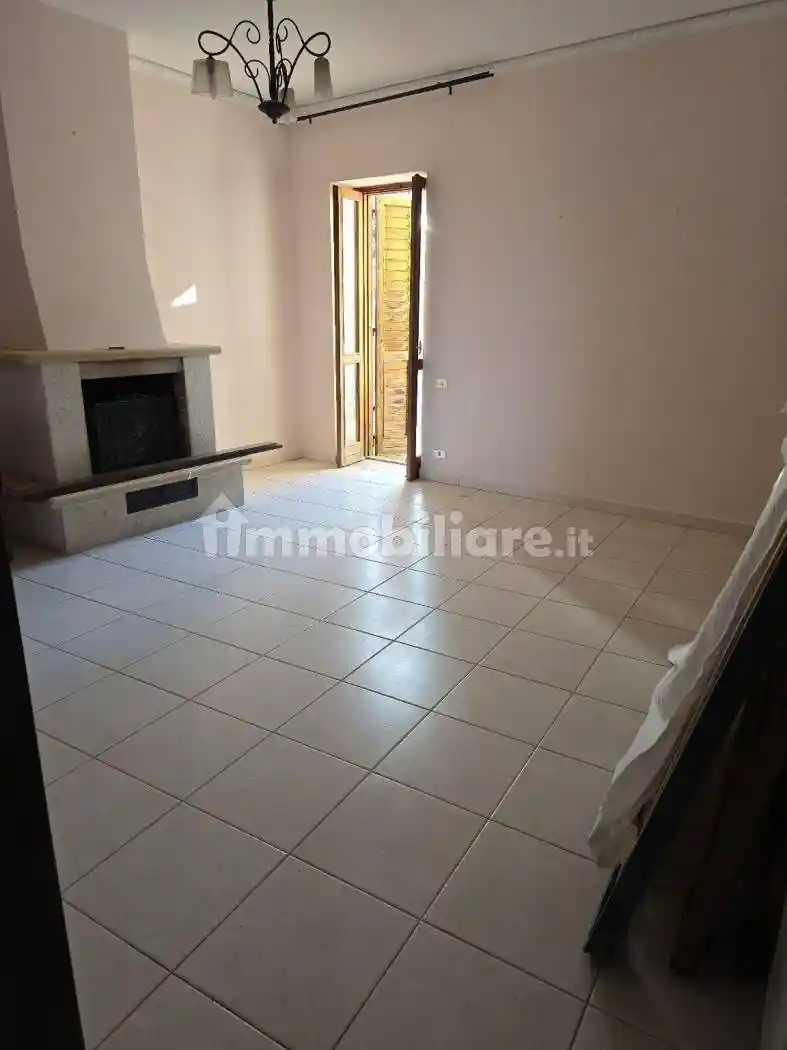 Appartamento in vendita a Pietrastornina