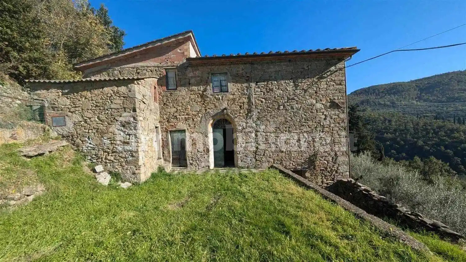 Rustico - Casale in vendita a Montale