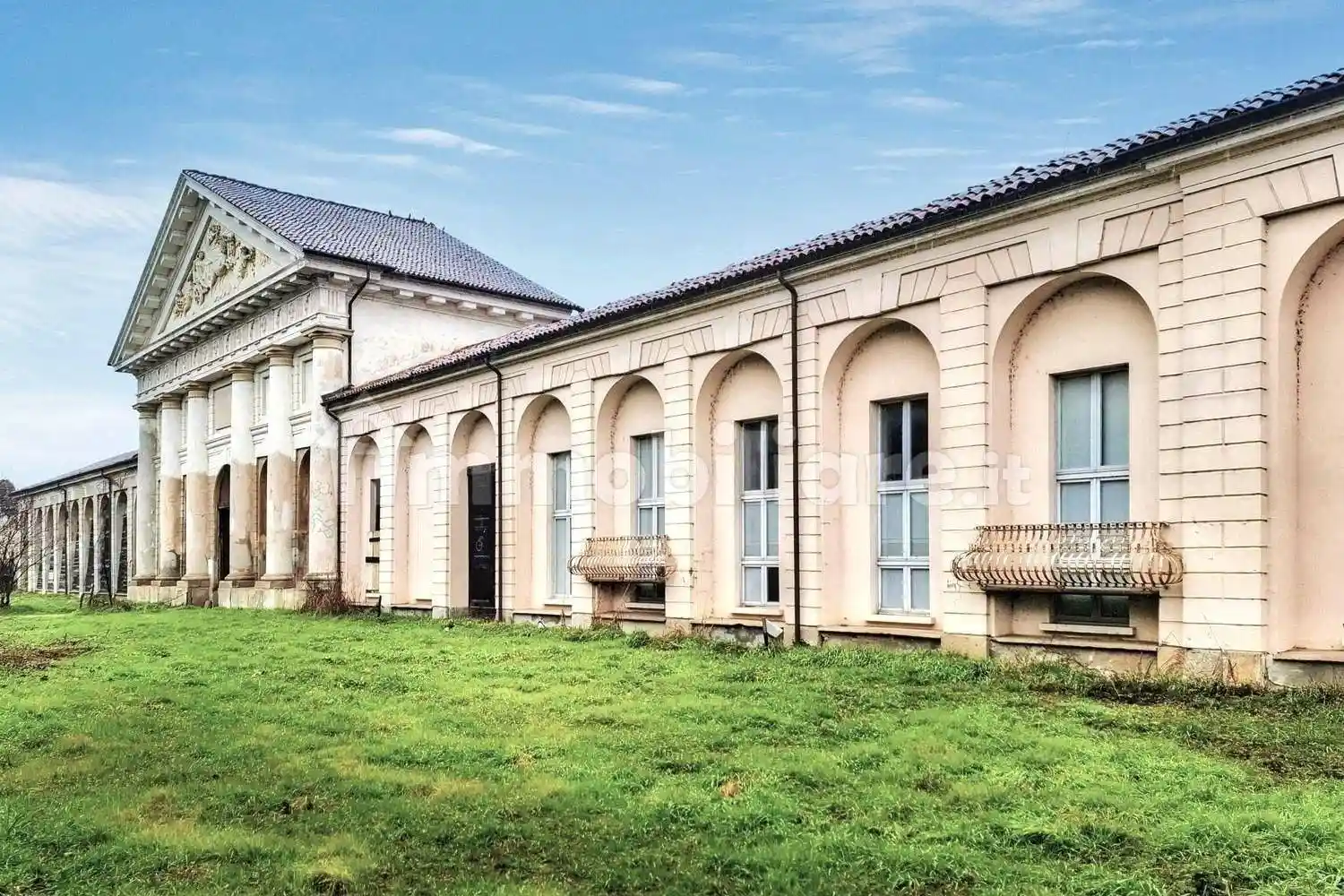 Palazzo - Stabile in vendita a Belgioioso