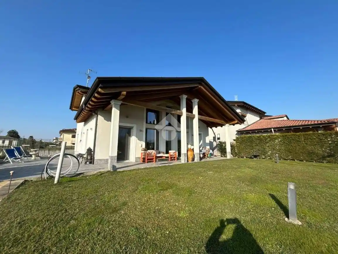 Villa in vendita a Truccazzano