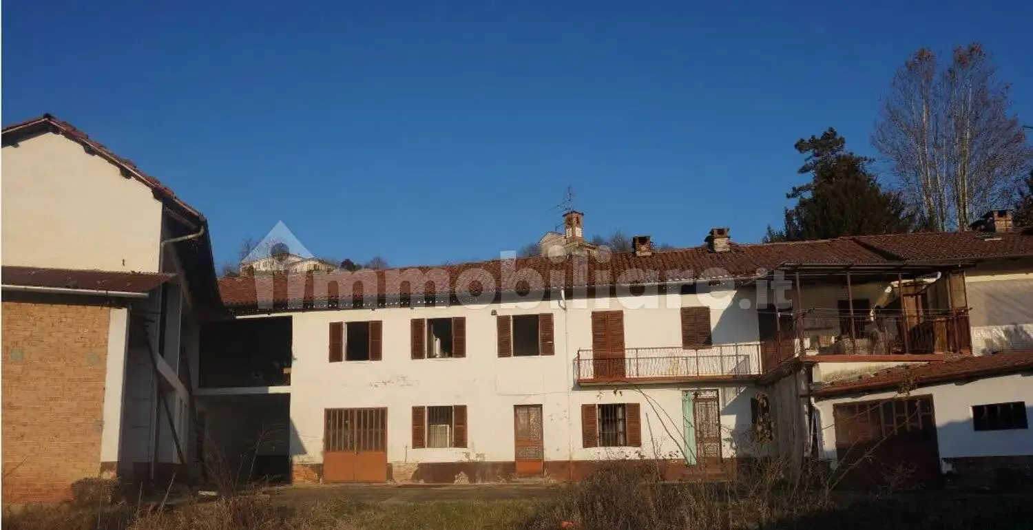 Rustico - Casale in vendita a Asti