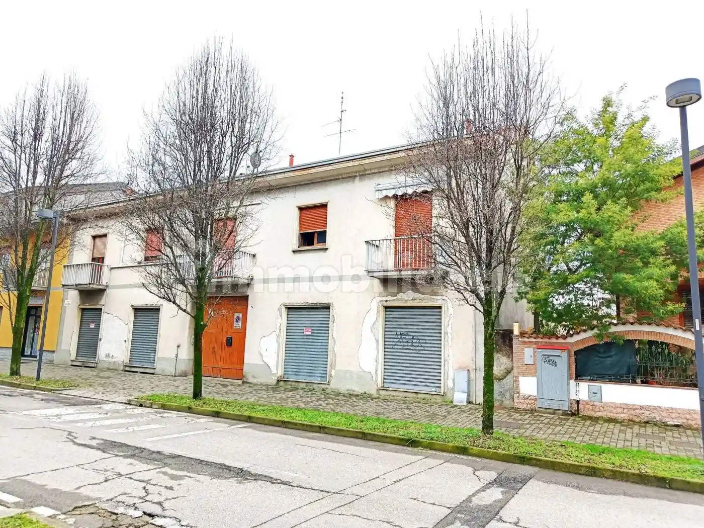 Palazzo - Edificio in vendita a Varedo