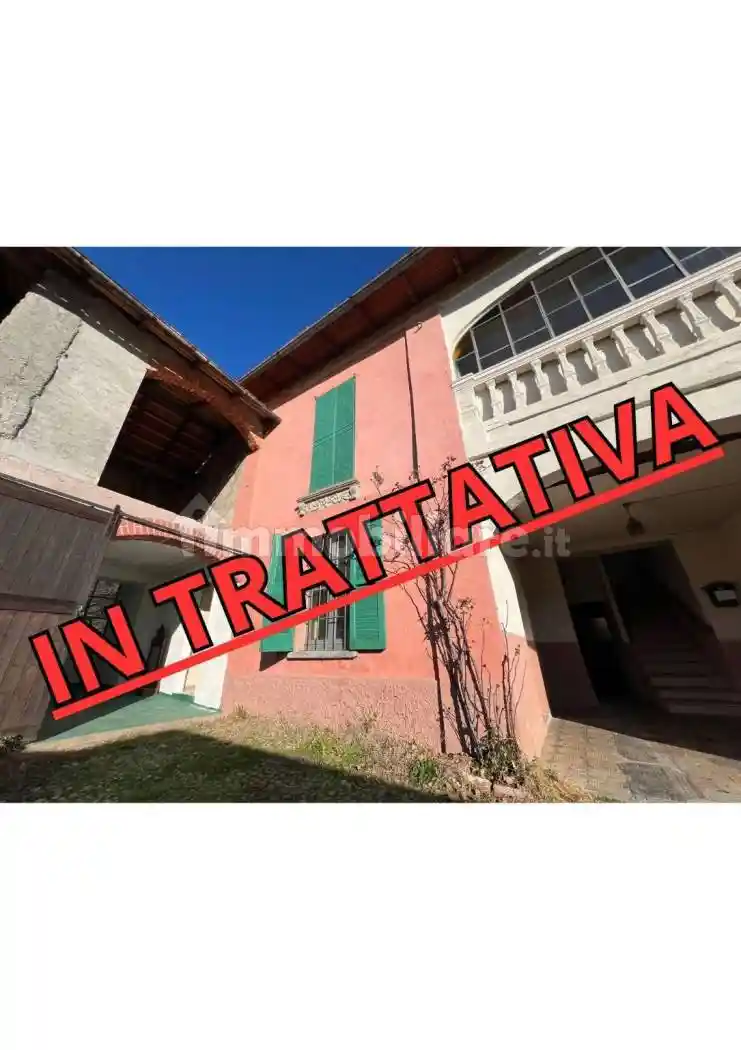 Casa indipendente in vendita a Cuasso al Monte