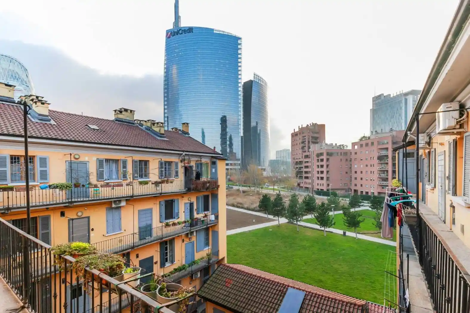 Trilocale via Gaetano De Castillia 20, Isola, Milano - foto 2