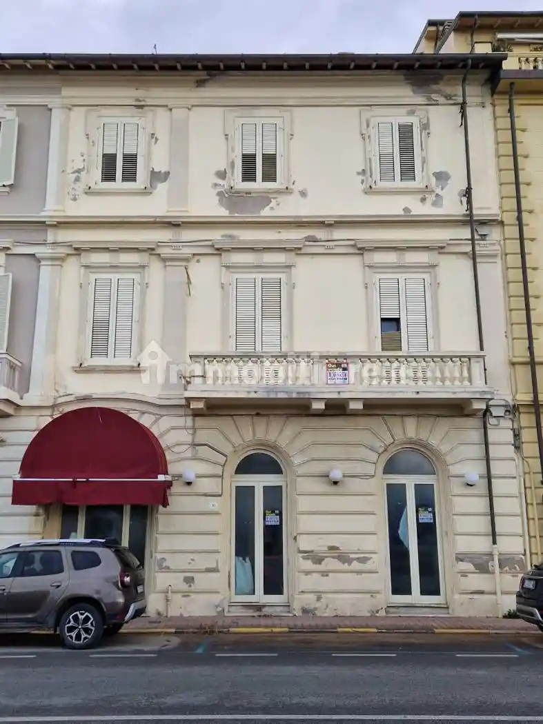 Palazzo - Edificio in vendita a Viareggio