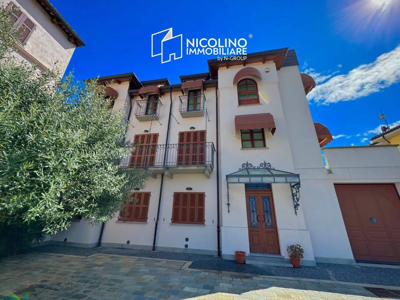 Villa in vendita a Serralunga d'Alba