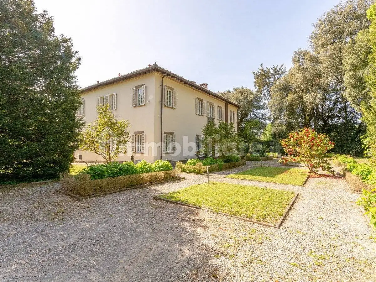 Villa in vendita a Lucca