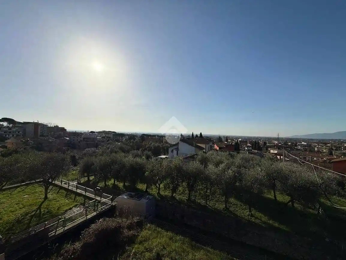 Villa in vendita a Montecatini-Terme